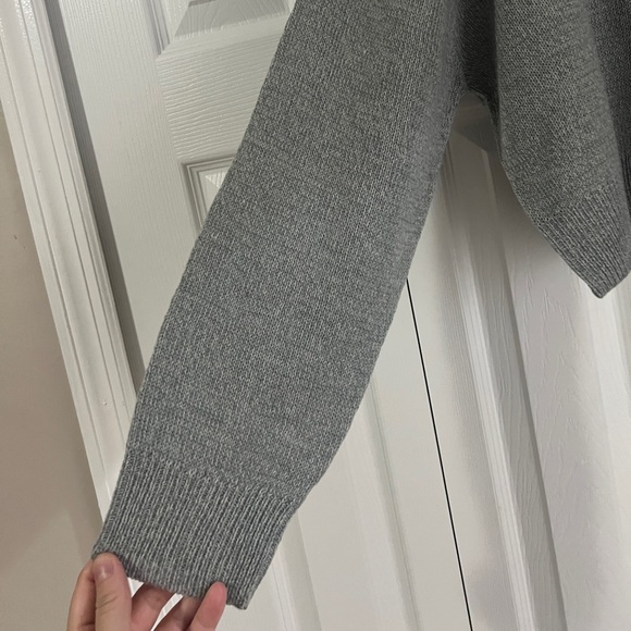 H&M sweater - Picture 4 of 6